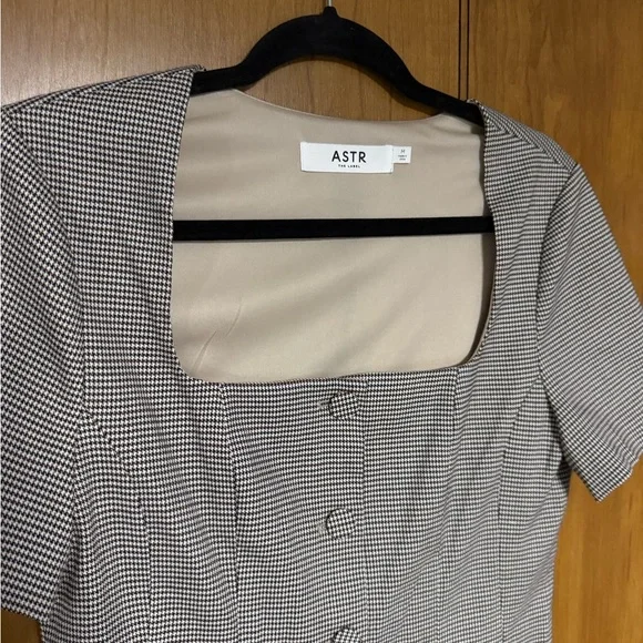 ASTR the Label Houndstooth Short Sleeve Button-Up Minidress - Picture 5 of 7